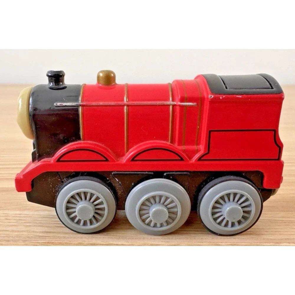 Thomas Wooden Railway James Engine 2002 Learning Curve Magnetic Train Red Toy